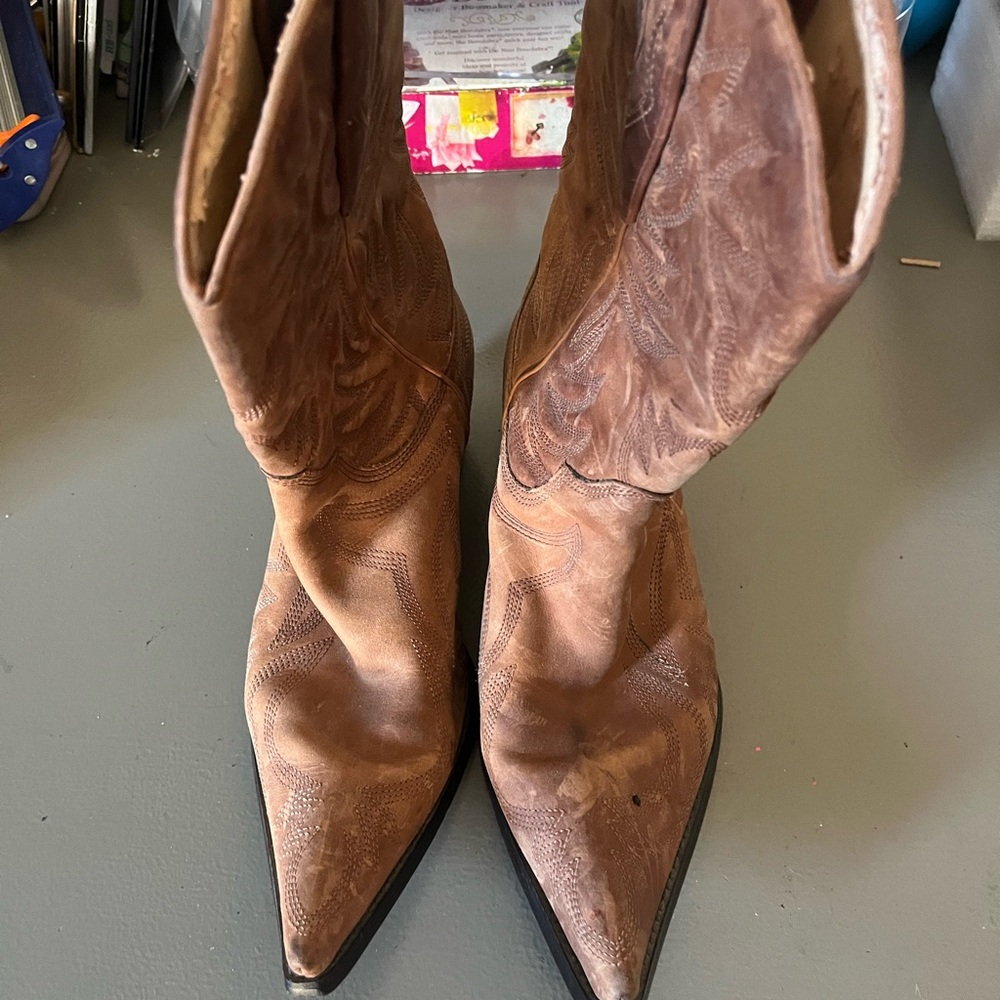Unk Tan Leather Heeled Boots